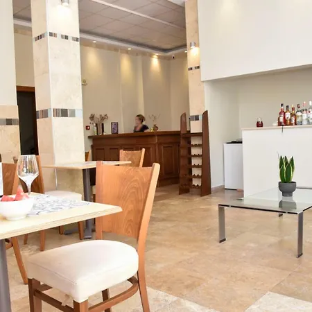 Aristotelis ホテル